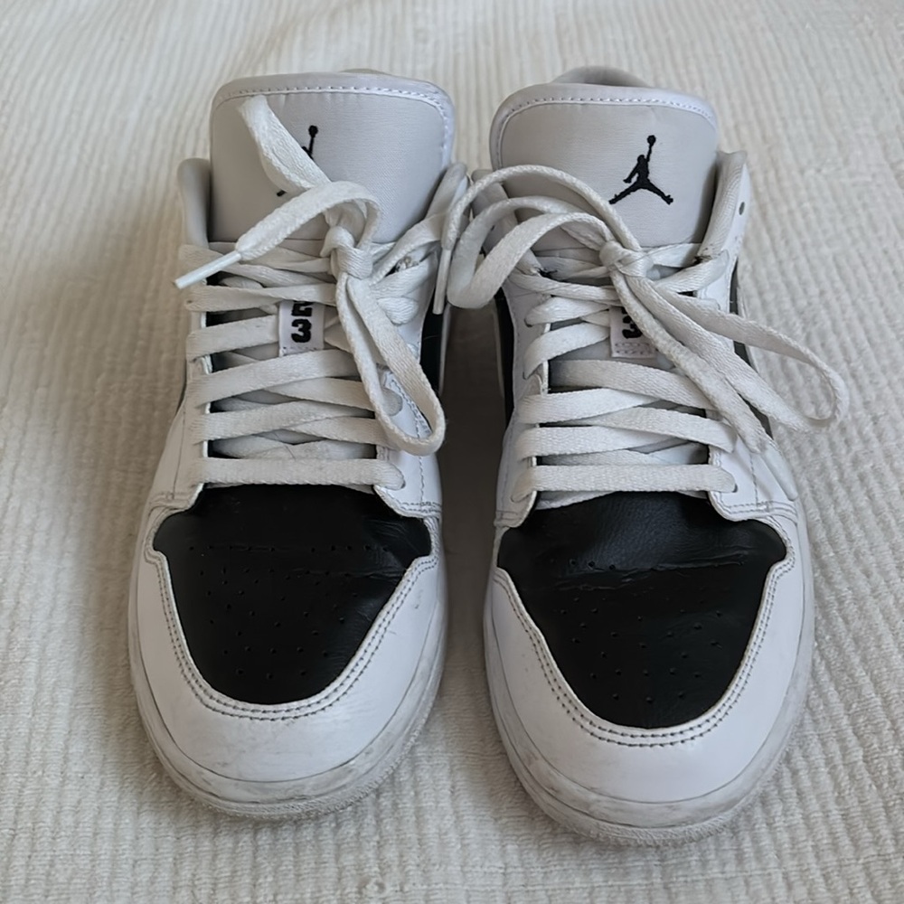 Women’s panda white and black Nike lows